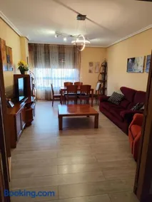 apartamento de tres dormitorios con garaje y todos los servicios cerca - Image 4
