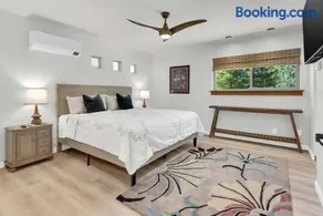 Oakwood Tranquility-Peaceful 2 BR Plus Office - Image 3