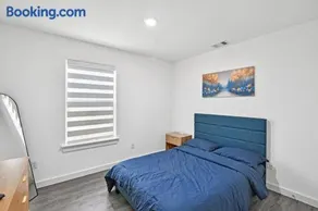Modern cozy townhouse - Image 1
