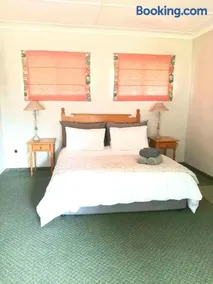 The Oaks Hotel - Image 2