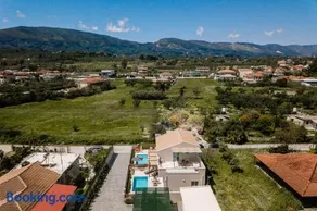 Melior Holiday Houses - Image 2