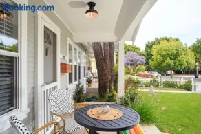 Ensoleillé + Élégant Cottage à Culver City avec Parking - Image 2