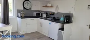 Apartment In Cheshunt - Image 5