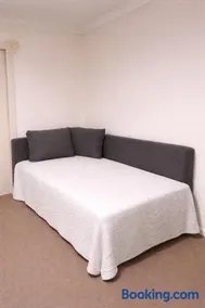 Private master bedroom with bathroom near town - Image 3