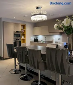 DH1 Durham Large 4 bed modern luxurious house - Image 2