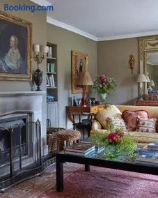 Elegant Cotswold Retreat - Image 3