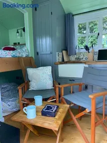 Jasmine The Shepherd Hut - Image 4