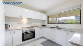 Tasman 1 - 70 Yamba Street - Image 3