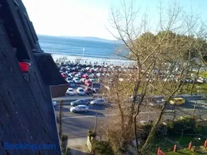 Apartamento primera línea playa d samil - Image 2