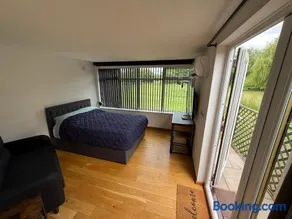 Summerhouse - Image 1