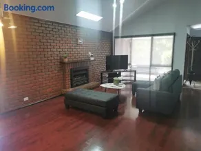 Peaceful House In Mill Park Melbourne - Image 2