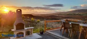 Luxury 3 Bedroom House - Stag Moor House - Image 2