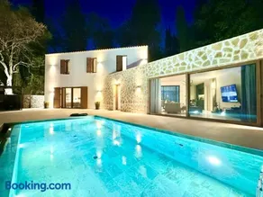 Domenico Morani Luxury Villa Concept with private pool by DadoVillas - Image 2