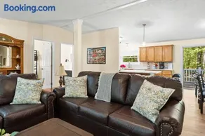 Home Field Hideaway - Image 4