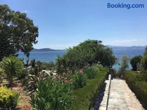 Seafront House, Private Beach, Sunset View, Diliso - Image 1