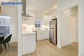 Modern Cozy and contemporary - Image 3
