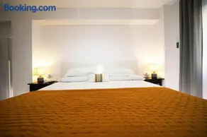 Casa Ross - Guest House - Image 1