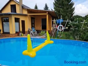 gemütliches Ferienhaus mit privatem Außenpool - Image 1