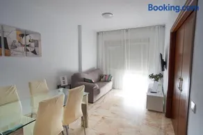 Apartamento con piscina solo en temporada - Image 4