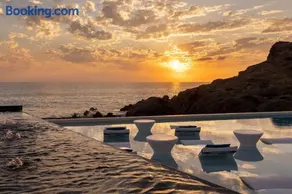 Boutique Ocean Escape with Relaxing Amenities - Image 1