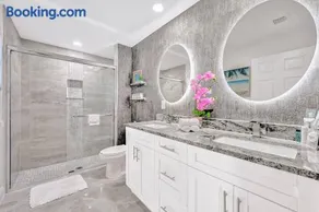 Glamorous Newly Built Pool Home, Tiki Hut, Huge Patio, Air Hockey in Delray Beach Near The Ave! - Image 2