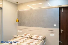 Modern Luxury Apartment 3 bed 3 bath close toGreenfield stadium - Image 2