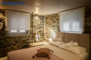 PETRA'S HOUSE - Image 3