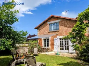 Gîte rénové avec jardin clos, cheminée et baby-foot à Contrisson, proche du Lac du Der. - Image 3