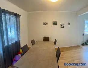 Spacious seaside apartment with balcony - Image 4