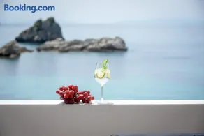 Krioneri Beach Studios - Image 1