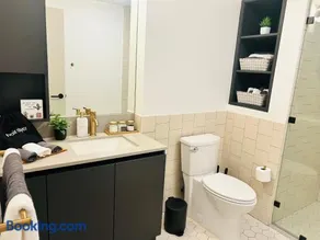 Chic Hollywood Dream Large Studio - Image 3