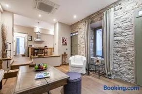 1897 Heritage house 5mins Pythagorio-sea-airport - Image 1