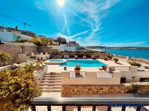 Seaview Octagon Villa with Private Pool - Image 1