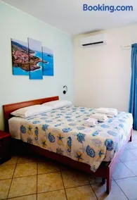 Casa Vacanze La Scogliera - Image 1