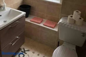Budget friendly apartment with stairs Near Glasgow airport and Loch Lomond - Image 4