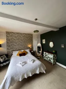 Three private rooms in the Master Suite, Cotswolds Coaching Inn - Traveller Awards Winner 2026 - Image 4