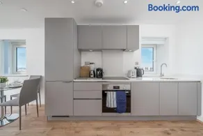 Exquisite 2bed Apt with Parking Near 02 Arena - Image 5