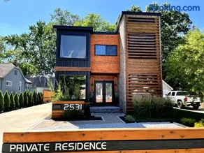 Container Dwelling - Image 1