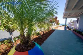 Edgewater Beach Inn - Image 5