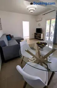 Heart of Liapades Apartment - Image 3