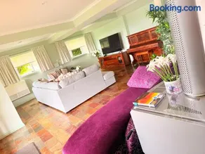 Spacious Apartment with the view of Mt. Wellington - Image 2