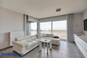 LECOMTE - Beachfront Deluxe 226 - Image 2