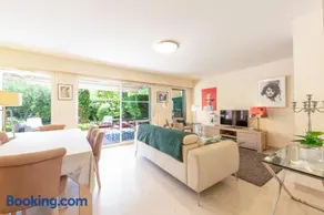 Apartment 2 bedrooms2 bathroomsdouble terrace & Garden in Palm beach area - Image 2