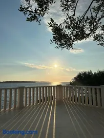 Villa Porthos - Image 1