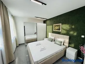 Green Accent Apartment - Image 2