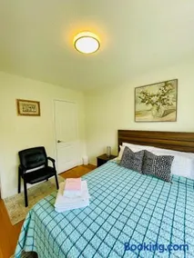 Homestay- private room and bathroom - Image 4