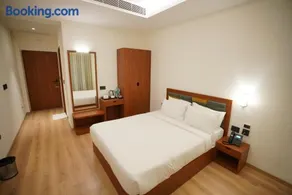 Hotel Grand Vekasa - Image 2
