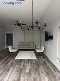 Prairieville Retreat 3-bedroom house - Image 2