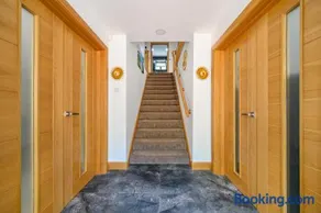 RA7C For your most relaxed & Cosy stay + Free Parking + Free Fast WiFi  - Image 3