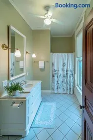 Sisters Inn-Family Suite - Image 4